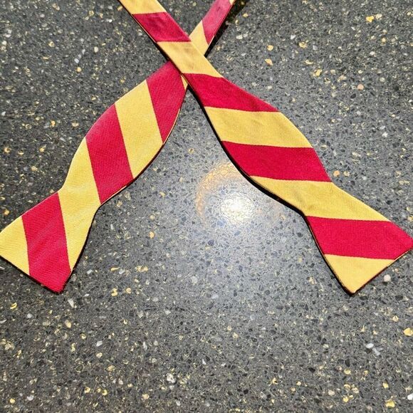 Ben Silver Silk Bow Tie - Picture 5 of 5